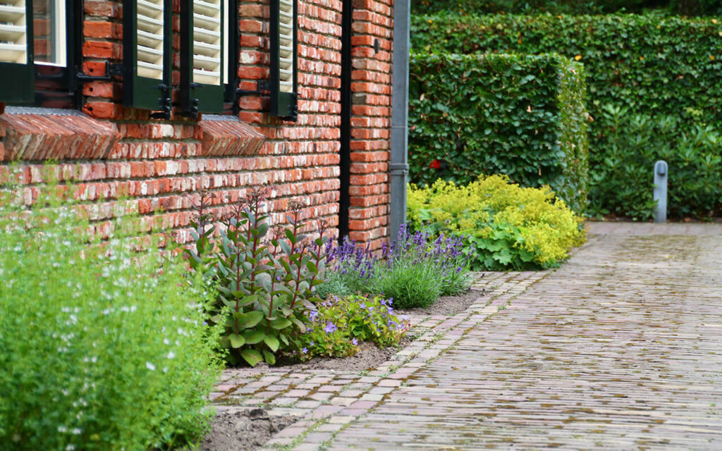 Landelijke tuin boerderij Valkenswaard TotaalTuin Leende 5